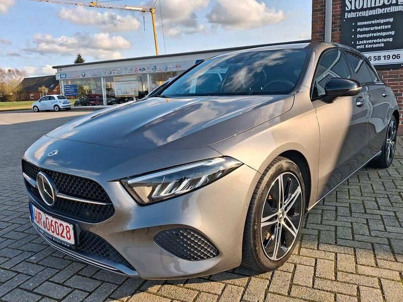 Gebraucht Mercedes A200 Progressive 150 PS (110 kW) 2023 Grau Limousine