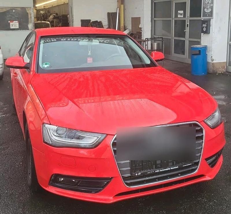 Rot Gebraucht 2012 Audi A4 Limousine | 6.999 € (Guter Preis) - Bild 1/4