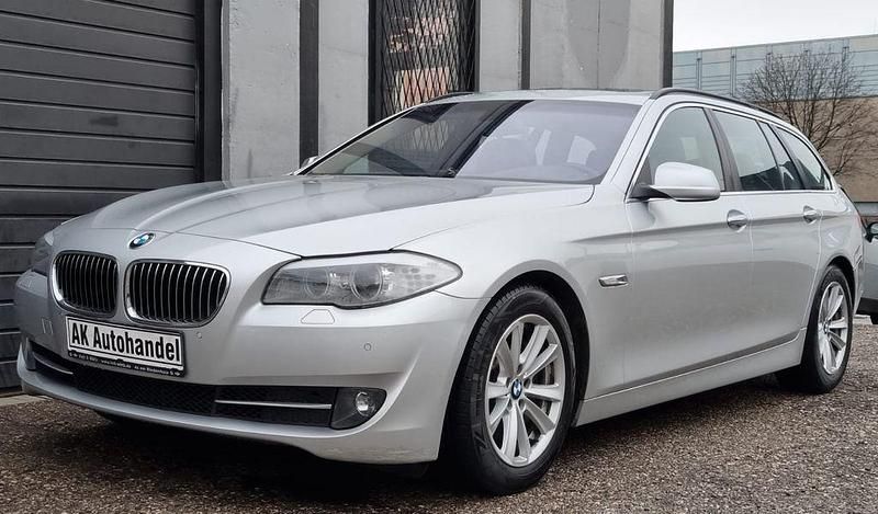 Silber Gebraucht 2013 BMW 525 Comfort Edition Kombi | 11.290 € (Guter Preis) - Bild 1/4