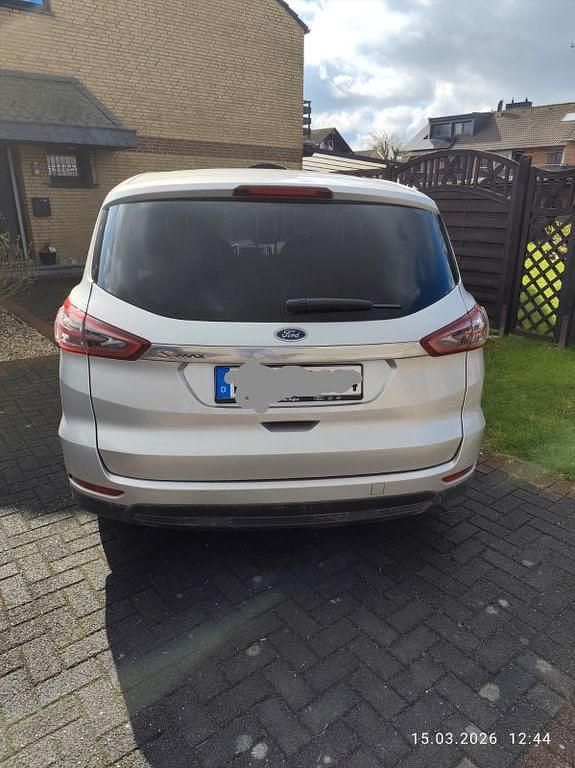 Gebraucht Ford S-MAX Titanium 150 PS (110 kW) 2016 Silber Van / Kleinbus
