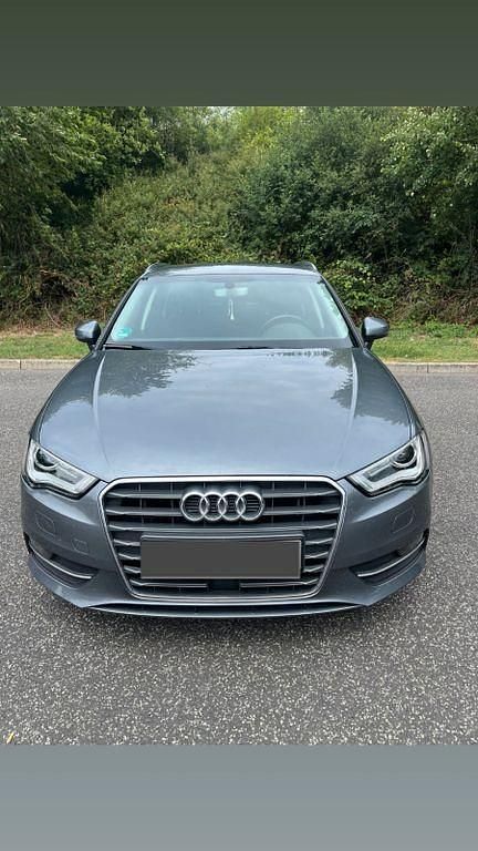 Gebraucht Audi A3 Attraction 110 PS (80 kW) 2016 Grau Limousine
