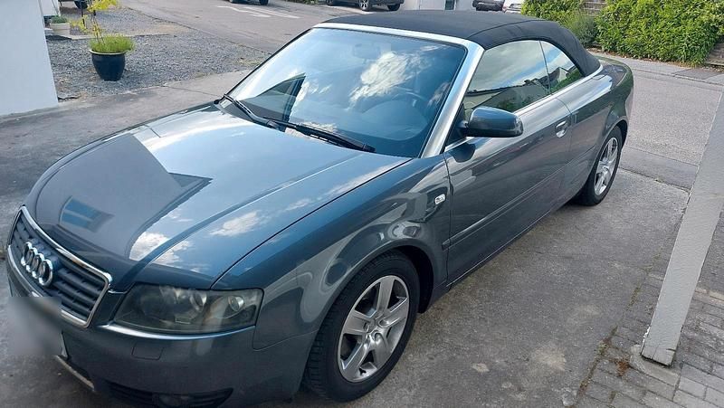 Grau Gebraucht 2025 Audi A4 Cabrio | 6.900 € - Bild 1/4