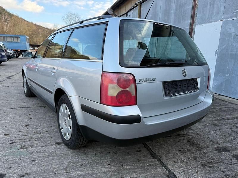 Second-hand VW Passat 102 CP (75 kW) 2000 Argintiu Break