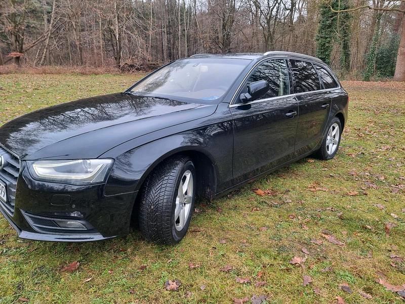 Schwarz Gebraucht 2013 Audi A4 Kombi | 9.900 € - Bild 1/4