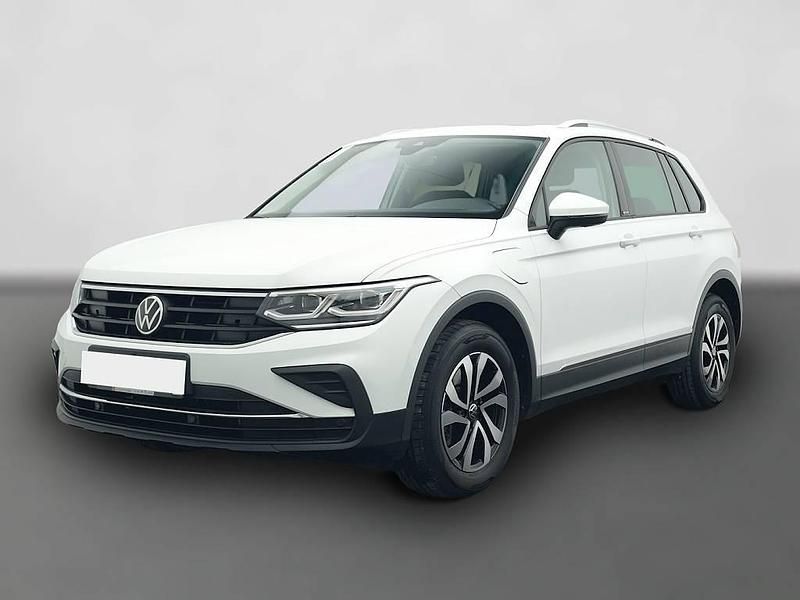 Gebraucht VW Tiguan Active 245 PS (180 kW) 2022 Weiß SUV
