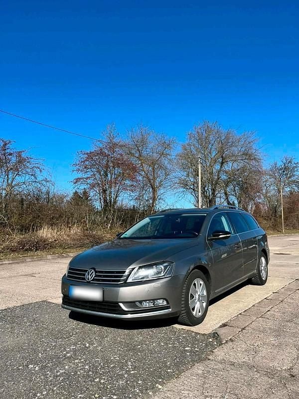 Gebraucht VW Passat 105 PS (77 kW) 2014 Grau Kombi