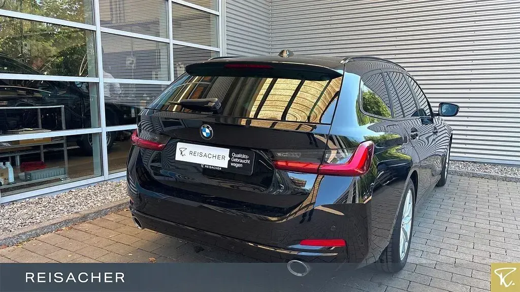 Gebraucht BMW 320 190 PS (139 kW) 2023 Schwarz Limousine