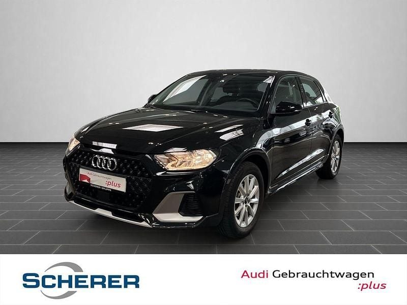 Mythosschwarz metallic (metallic) Gebraucht 2021 Audi A1 Sportback S-Line Kleinwagen | 19.490 € (Guter Preis) - Bild 1/4