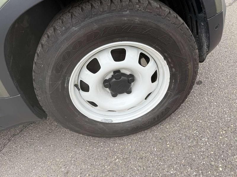 Gebraucht Land Rover Defender 249 PS (183 kW) 2021 Pangea green SUV