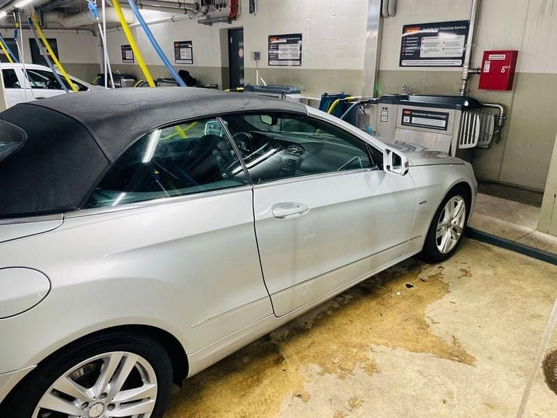 Gebraucht Mercedes E220 170 PS (125 kW) 2011 Silber Cabrio