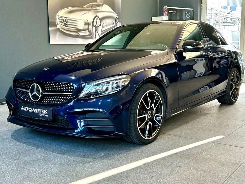 Blau Gebraucht 2019 Mercedes C220 Limousine | 32.800 € (Teuer) - Bild 1/4