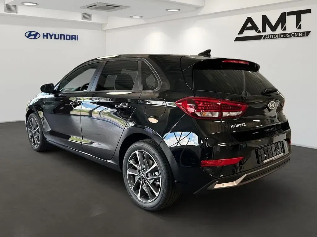 Neu Hyundai i30 Trend 150 PS (110 kW) 2026 Abyss black / mic Limousine