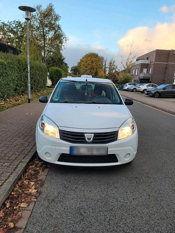 Gebraucht Dacia Sandero 75 PS (55 kW) 2010 Weiß Kleinwagen