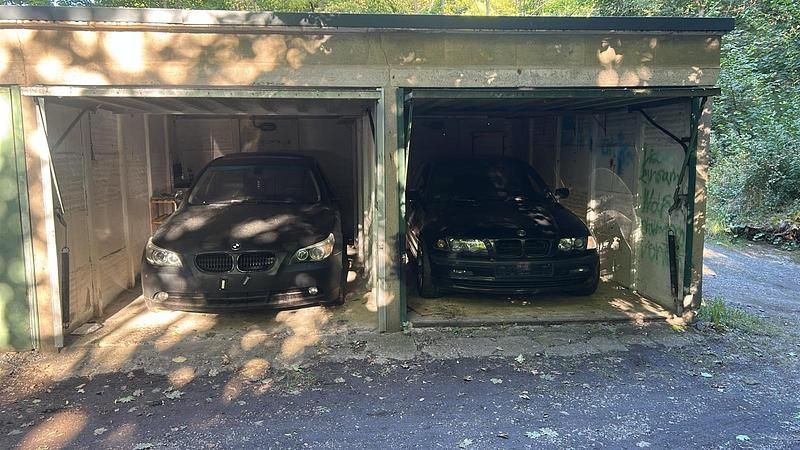 Schwarz Gebraucht 2000 BMW 320 Limousine | 1.299 € (Superpreis) - Bild 1/4