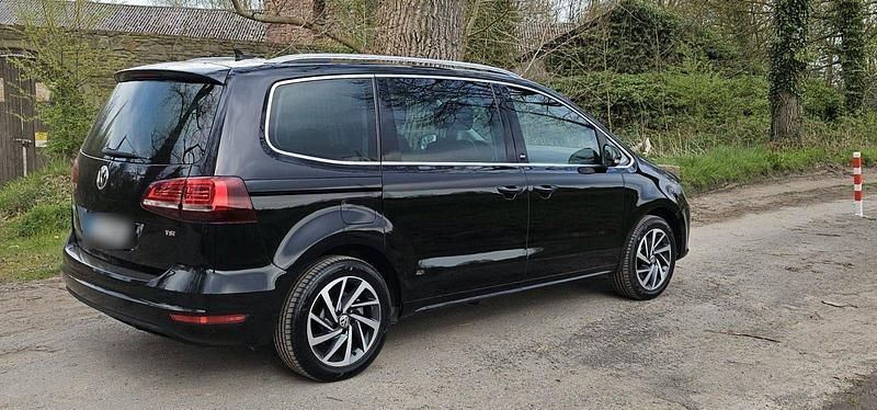 Gebraucht VW Sharan Sound 150 PS (110 kW) 2017 Schwarz Van / Kleinbus