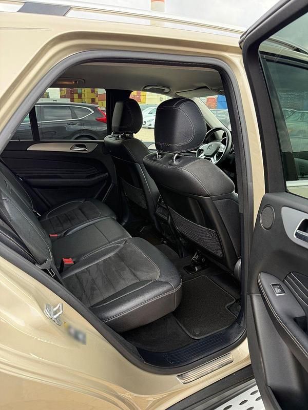 Gebraucht Mercedes ML350 258 PS (189 kW) 2013 Beige SUV