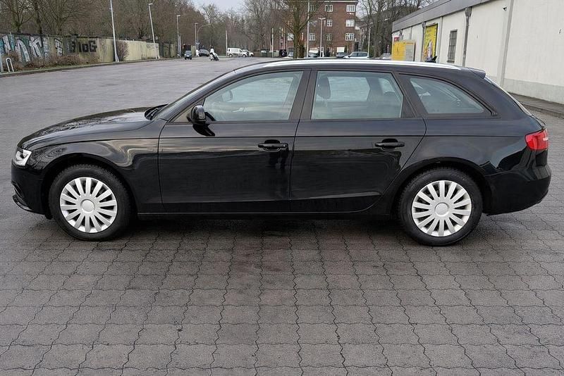 Gebraucht Audi A4 Attraction 120 PS (88 kW) 2015 Schwarz Kombi