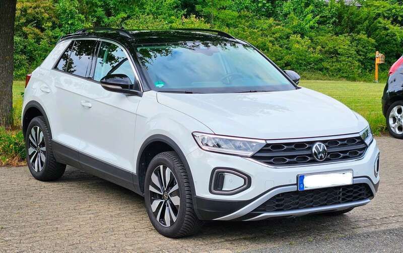 Weiß Gebraucht 2023 VW T-Roc Move SUV | 25.900 € (Superpreis) - Bild 1/4