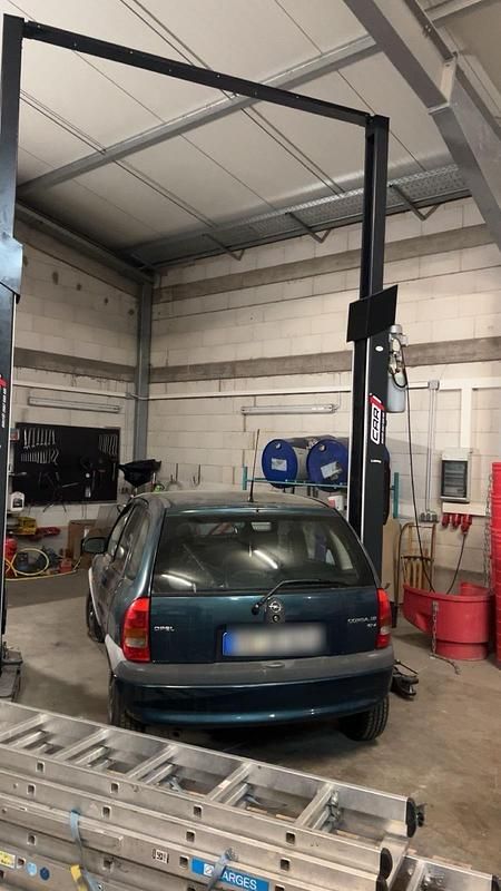 Grün Gebraucht 1998 Opel Corsa Eco Kleinwagen | 850 € (Guter Preis) - Bild 1/4