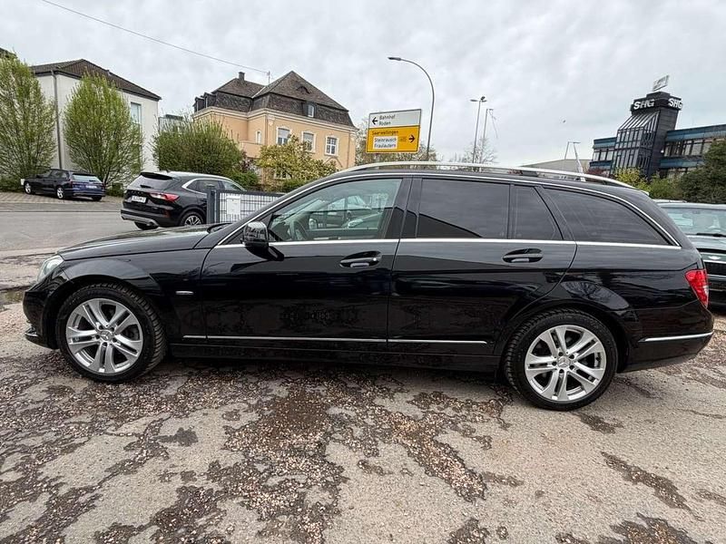 Gebraucht Mercedes C220 170 PS (125 kW) 2012 Schwarz  unilack Kombi