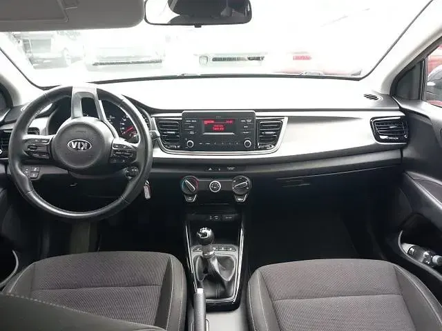 Gebraucht Kia Rio Edition 7 84 PS (61 kW) 2019 Platinim graphite metallic platinim graphite metallic Limousine