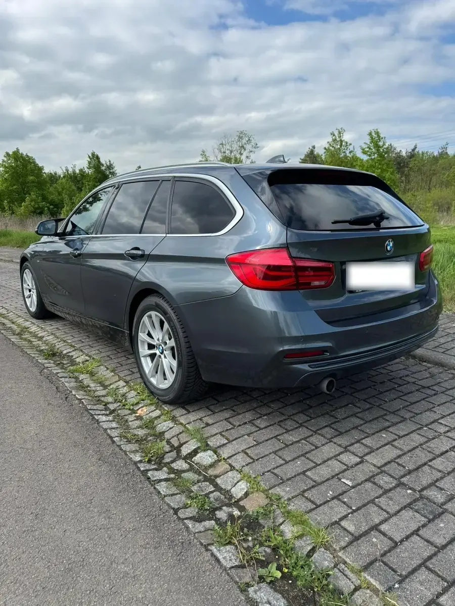 Gebraucht BMW 318 Sport Line 136 PS (100 kW) 2016 Grau Kombi