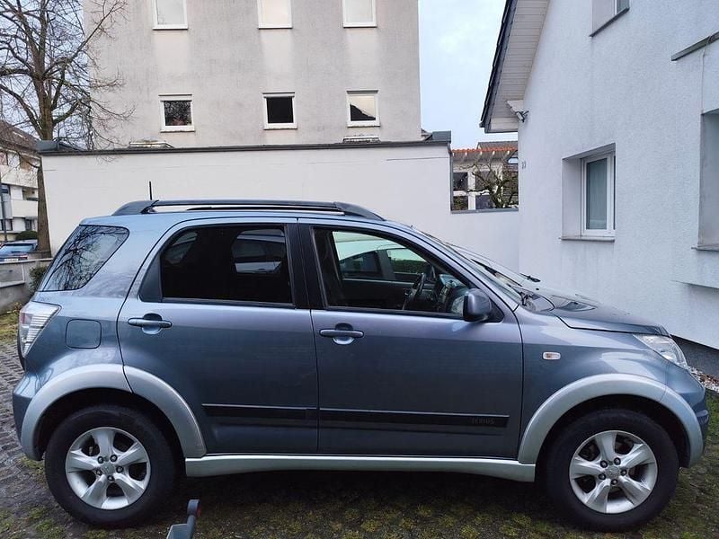 Gebraucht Daihatsu Terios 102 PS (75 kW) 2011 Grau SUV