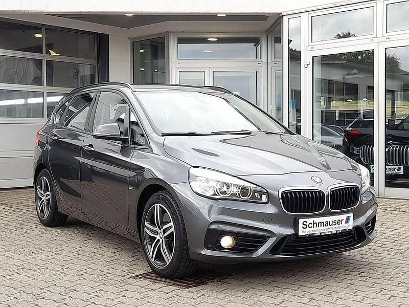 Grau Gebraucht 2015 BMW 225 Active Tourer Sport Line Van / Kleinbus | 18.333 € (Etwas zu teuer) - Bild 1/3