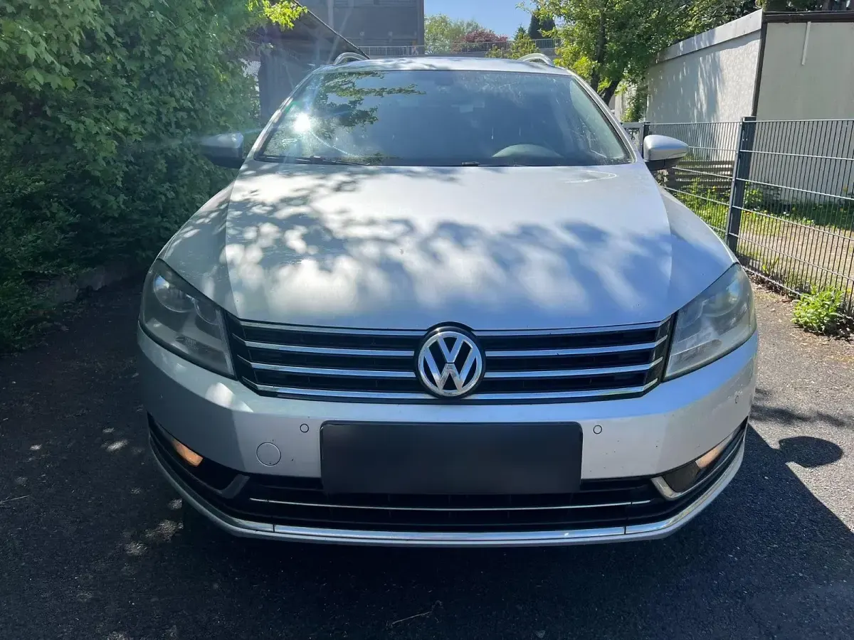 Gebraucht VW Passat Comfortline 177 PS (130 kW) 2013 Schwarz Limousine