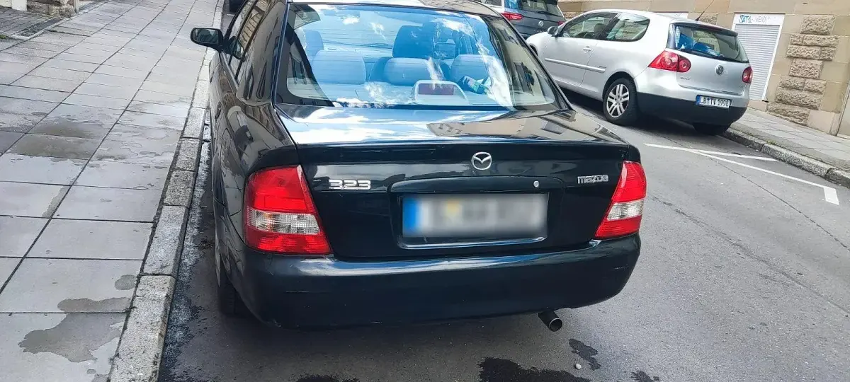Gebraucht Mazda 323 95 PS (69 kW) 2001 Blau Limousine