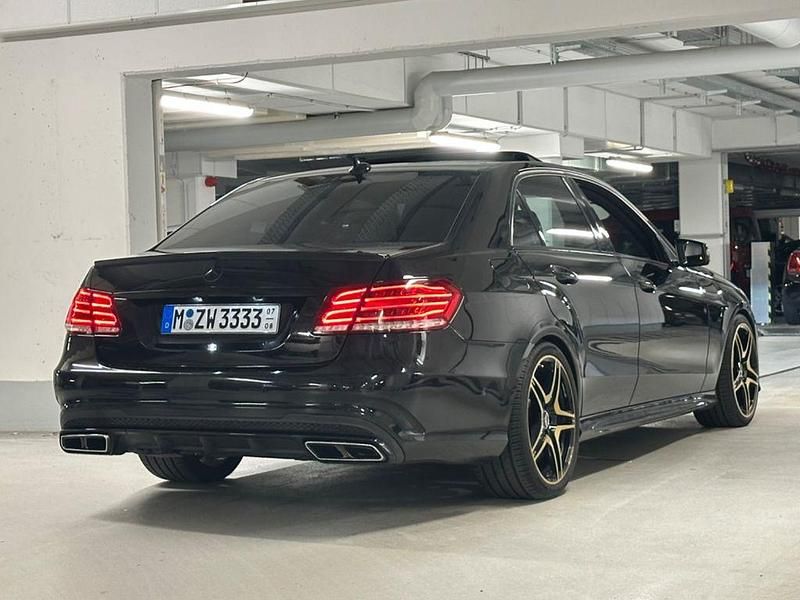 Schwarz Gebraucht 2012 Mercedes E350 Avantgarde Limousine | 15.500 € (Etwas zu teuer) - Bild 1/4