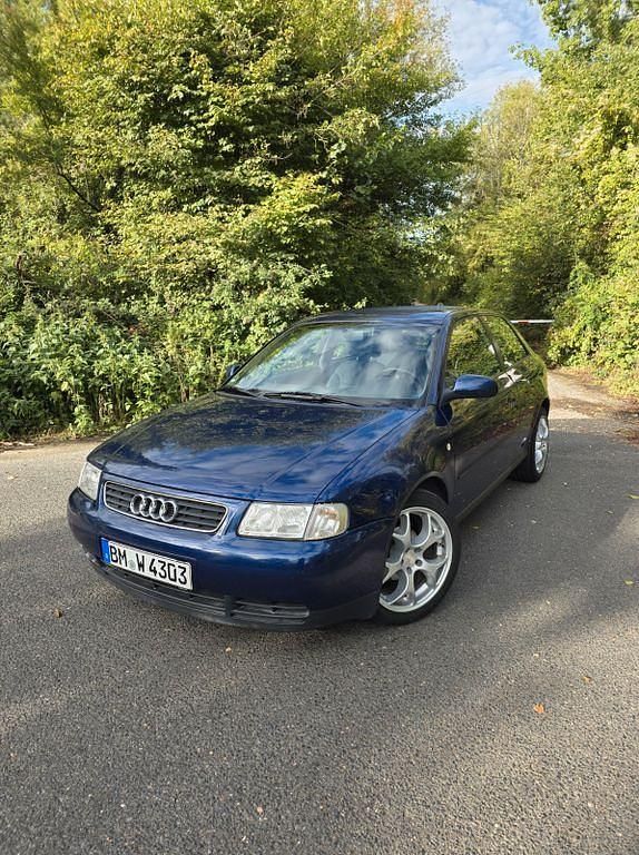 Blau Gebraucht 1999 Audi A3 Attraction Limousine | 1.300 € (Etwas zu teuer) - Bild 1/4