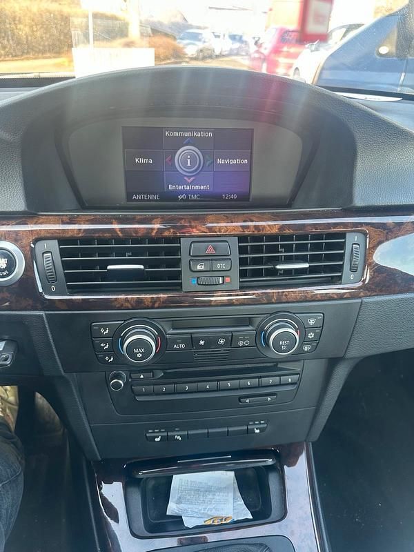 Gebraucht BMW 325 230 PS (169 kW) 2008 Weiß Limousine