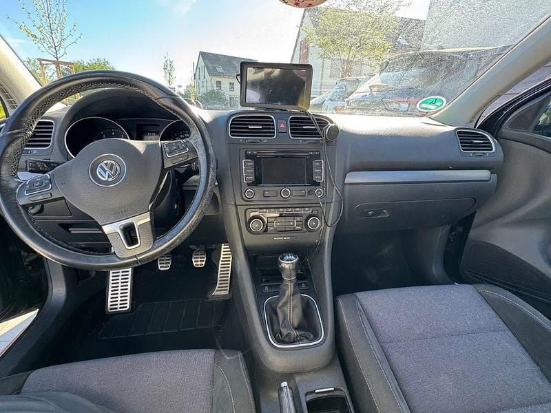 Gebraucht VW Golf VI Style 105 PS (77 kW) 2011 Schwarz Kleinwagen