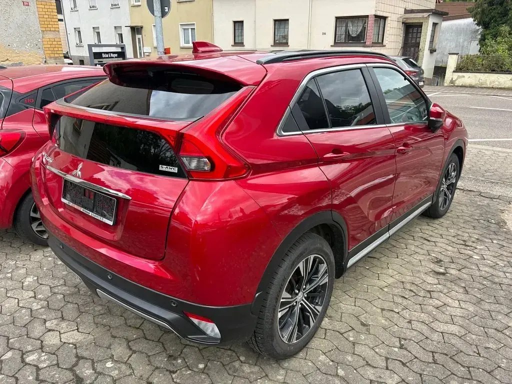 Używany Mitsubishi Eclipse Cross Top 148 KM (108 kW) 2021 Czerwony SUV