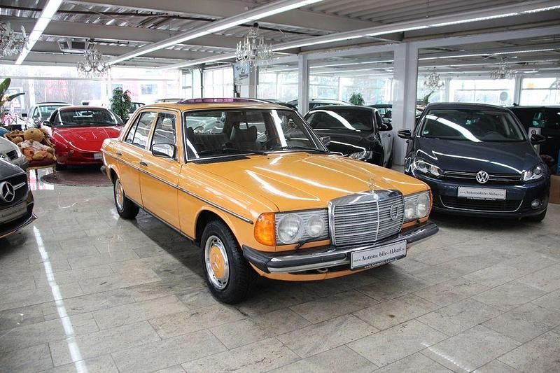Gebraucht Mercedes 240 72 PS (52 kW) 1978 Orange Limousine