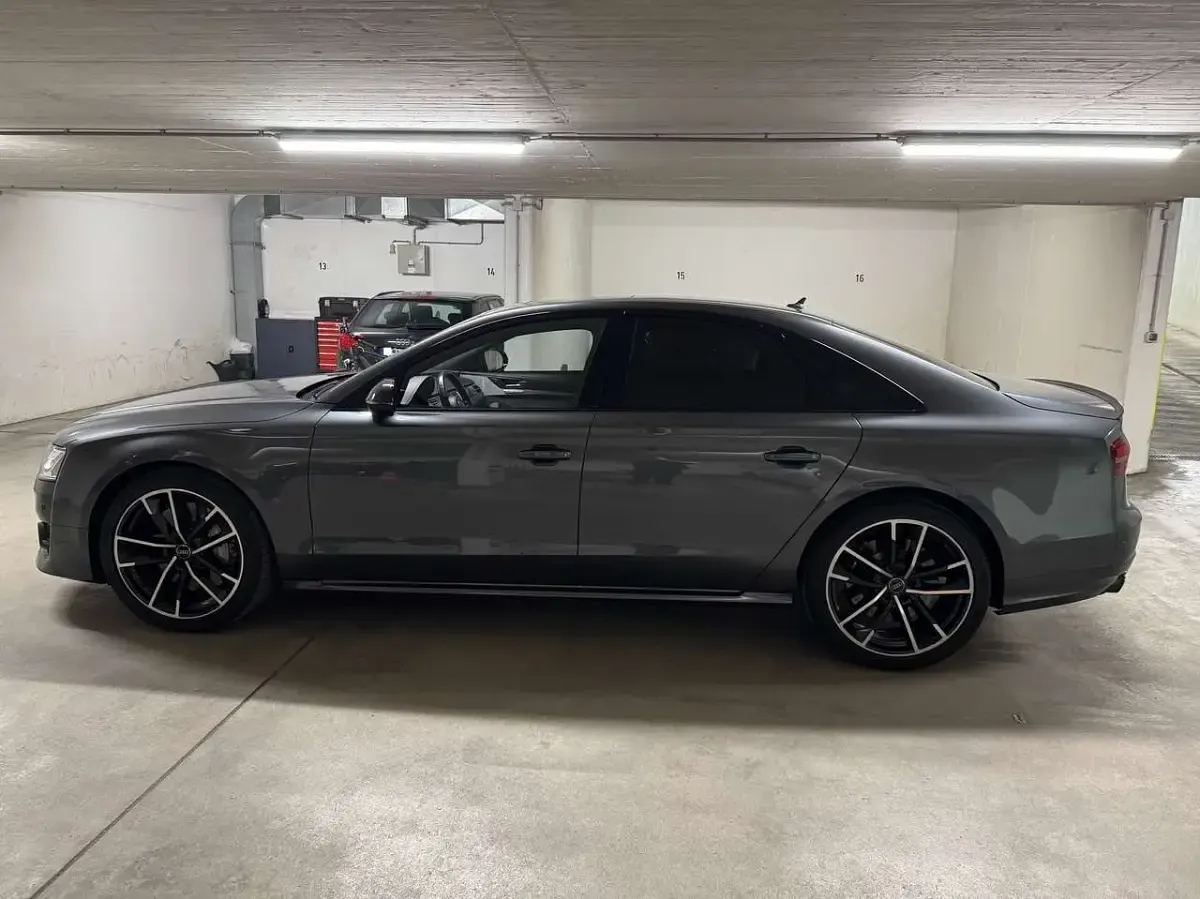 Gebraucht Audi S8 plus 605 PS (444 kW) 2015 Grau Limousine