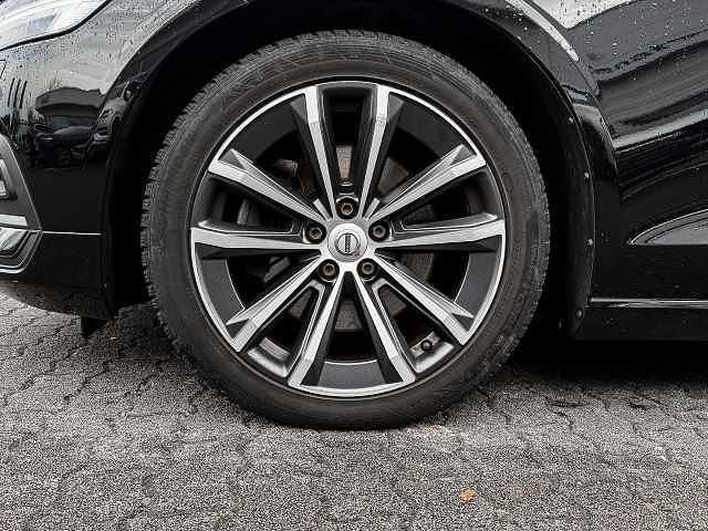 Gebraucht Volvo V60 145 PS (106 kW) 2021 Kombi