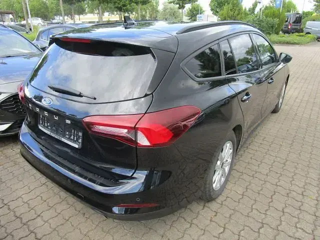 Gebraucht Ford Focus Cool & Connect 125 PS (91 kW) 2022 Schwarz Kombi