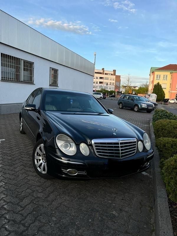 Gebraucht Mercedes E320 224 PS (164 kW) 2007 Schwarz Limousine