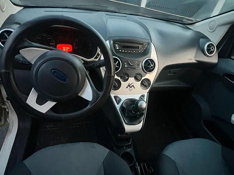 Gebraucht Ford Ka Titanium 69 PS (50 kW) 2009 Weiß Kleinwagen