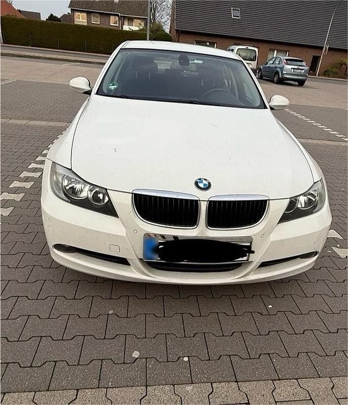 Gebraucht BMW 320 150 PS (110 kW) 2006 Weiß Limousine