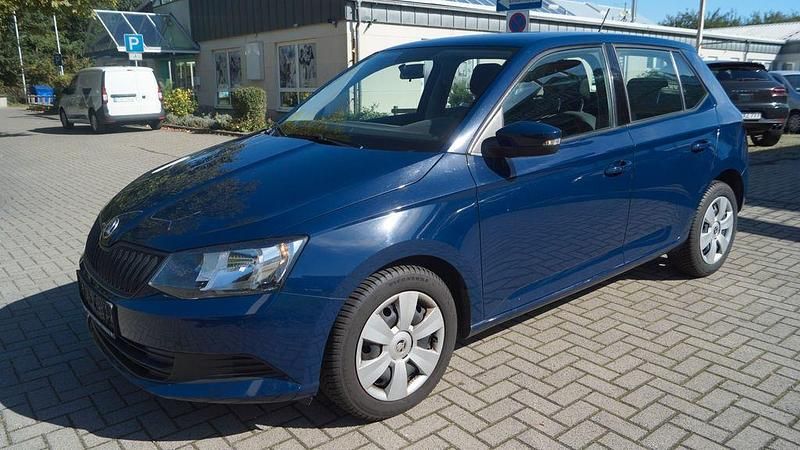 Blau Gebraucht 2016 Skoda Fabia Cool Edition Limousine | 5.499 € (Fairer Preis) - Bild 1/4