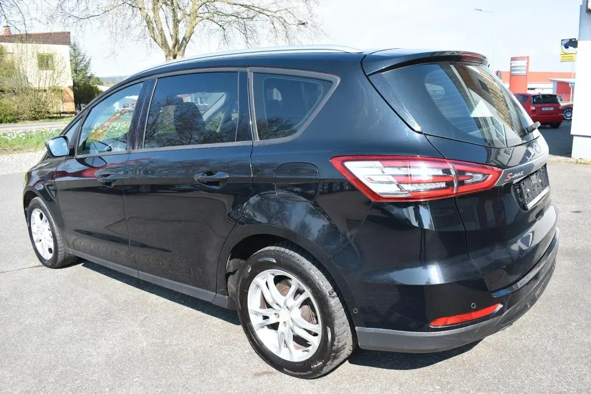 Gebraucht Ford S-MAX Trend 150 PS (110 kW) 2019 Schwarz Van / Kleinbus