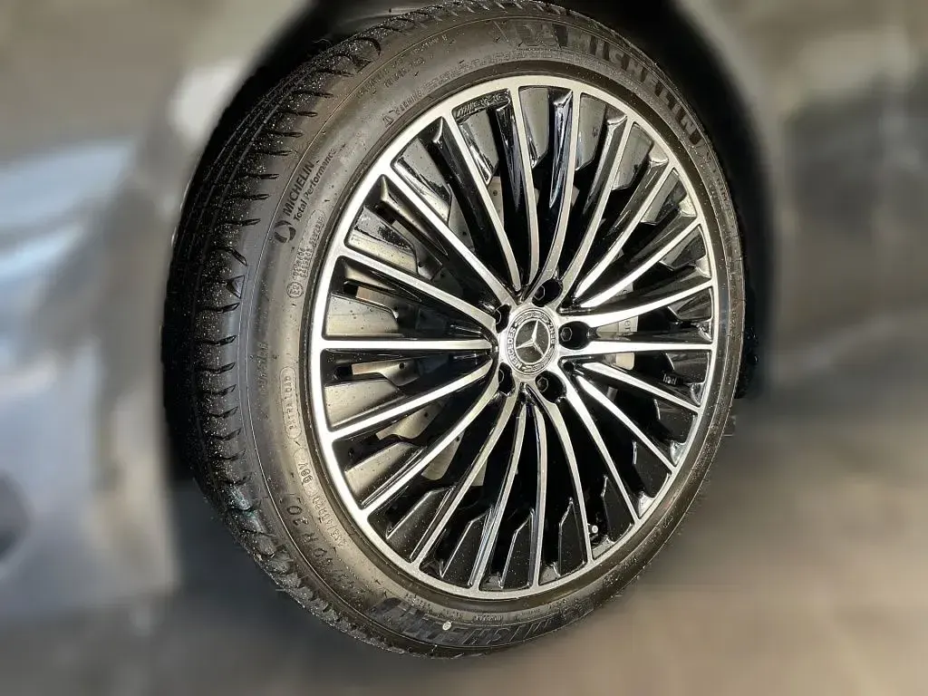 Gebraucht Mercedes E300 AMG 313 PS (230 kW) 2026 Grau Limousine