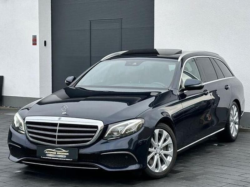 Gebraucht Mercedes E350 Exclusive 258 PS (189 kW) 2016 Blau Limousine