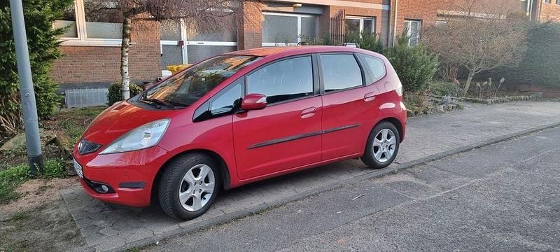 Rot Gebraucht 2010 Honda Jazz Comfort Kleinwagen | 3.780 € (Superpreis) - Bild 1/4