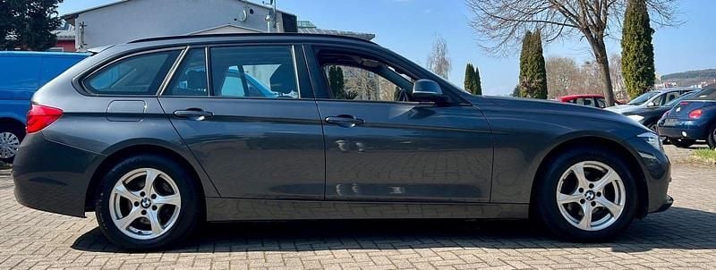 Gebraucht BMW 318 Advantage 150 PS (110 kW) 2019 Grau Kombi