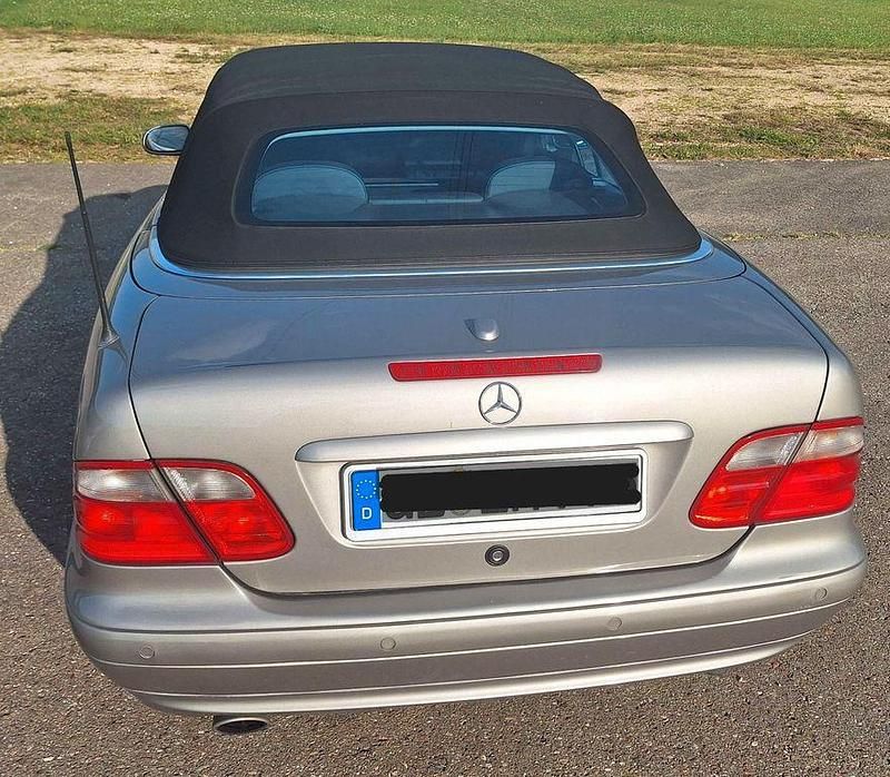 Gebraucht Mercedes CLK230 Elegance 197 PS (144 kW) 2003 Silber Cabrio