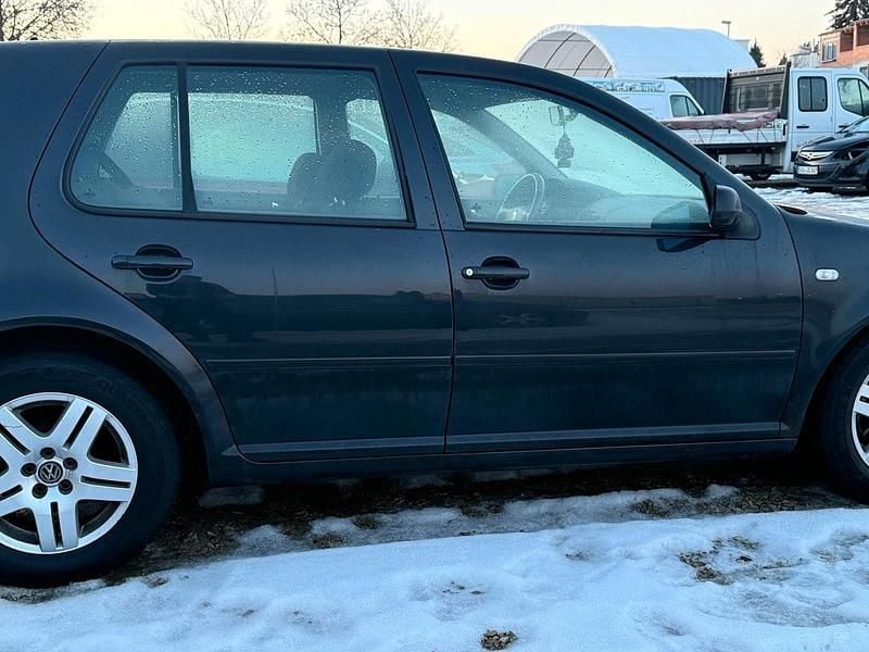 Gebraucht VW Golf IV 115 PS (84 kW) 2002 Schwarz Kleinwagen